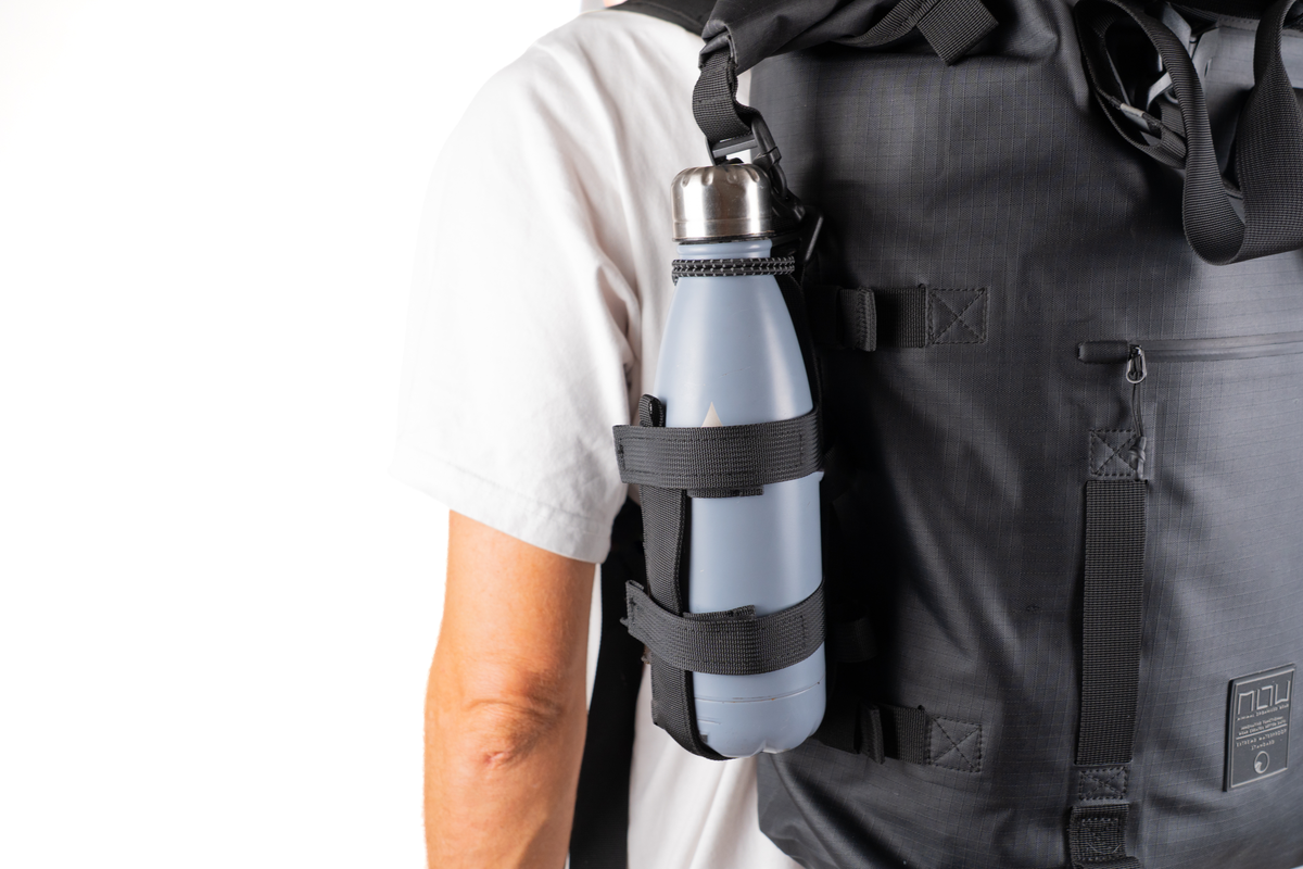 THE BOTTLE HOLDER